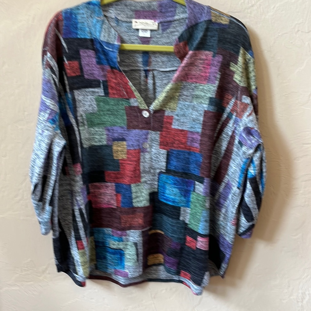 Impulse California size large geometric multicolor top